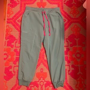 FIGS surgical green scrub pant - jogger style. Size L